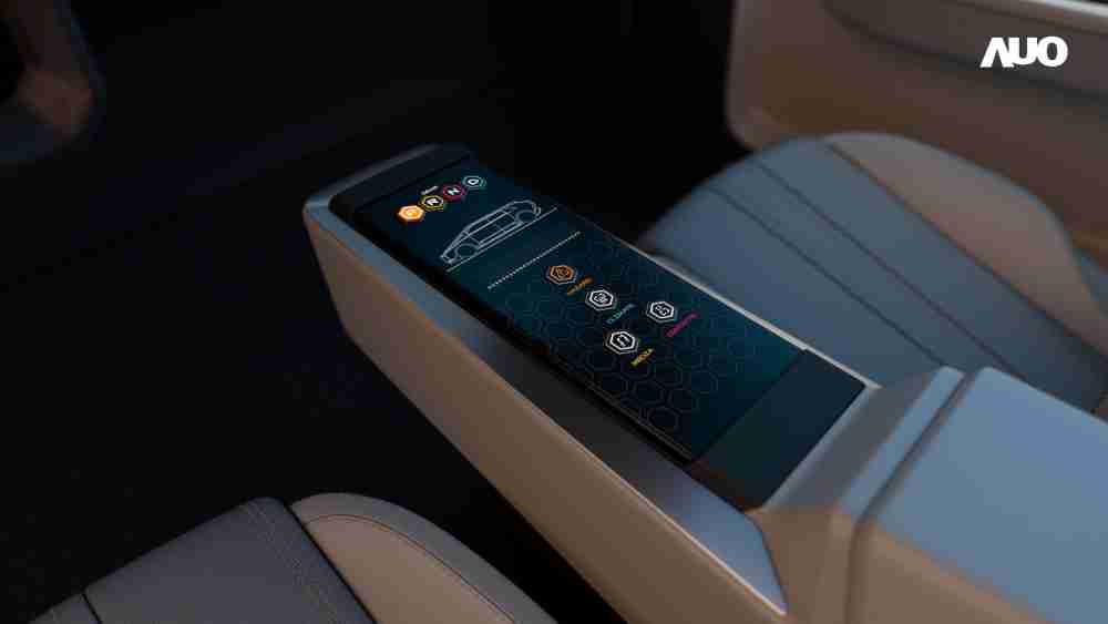 尊龙集团以人性化设计打造多变形态中控显示(Morphing Center Control)，，不使用时仅平面显示信息，，进行操作时，，，显示器则会动态隆起，，转变成3D实体按钮，，并有触觉回馈，，，展示人机互动新体验